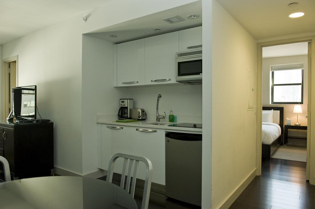 Metro Apartments New York Exterior photo